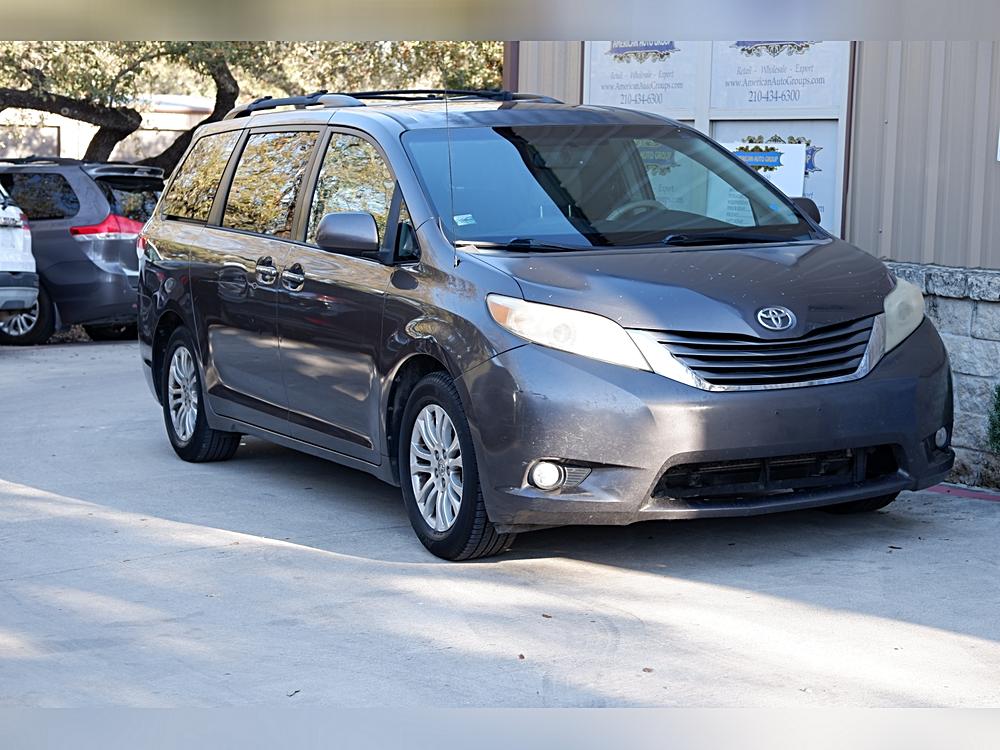 2012 Toyota Sienna XLE