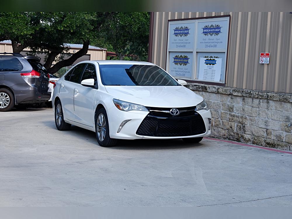 2015 Toyota Camry 2.5 Auto SE's photo