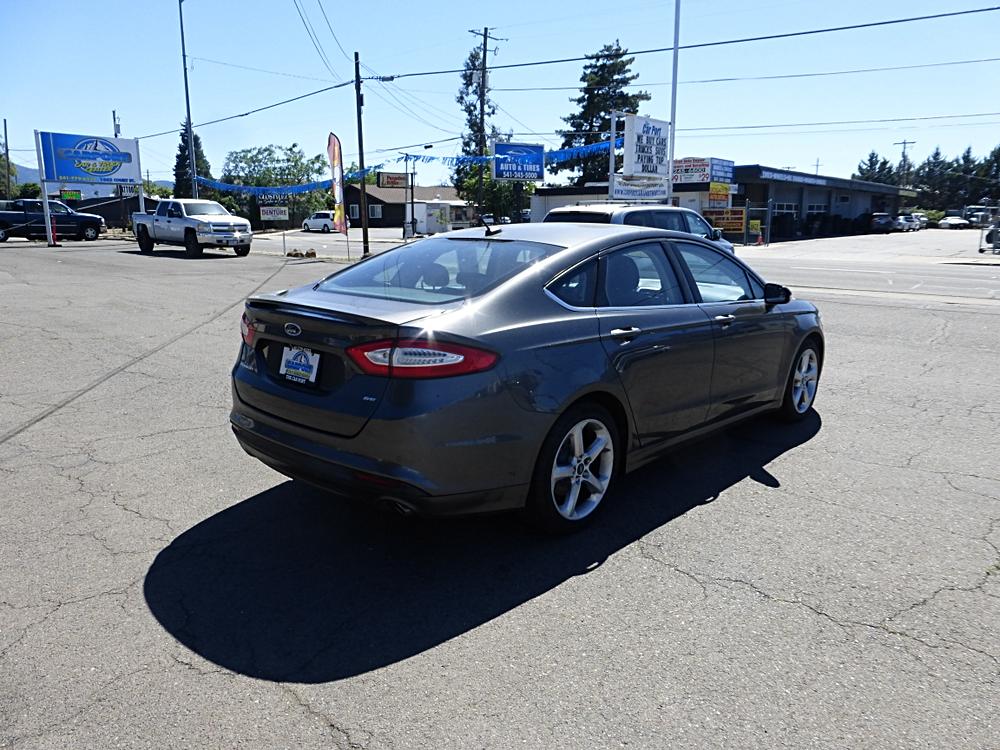 2015 Ford Fusion SE - Photo 6