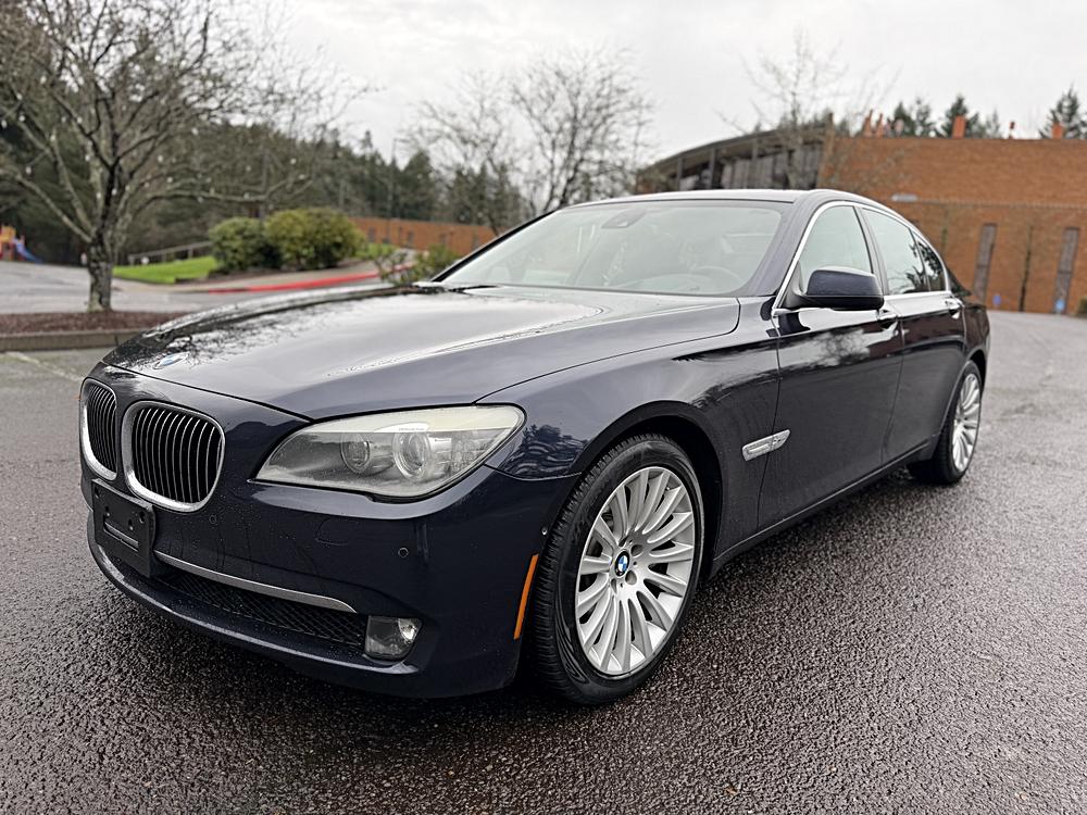 2012 BMW 7 Series 750i's photo