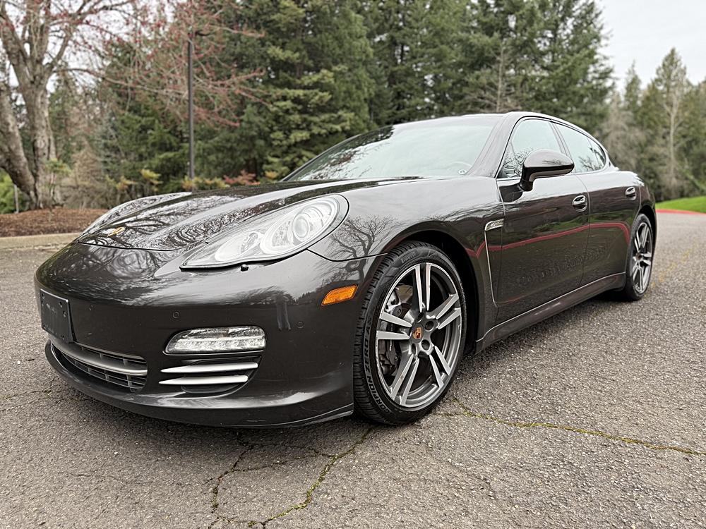 2013 Porsche Panamera Platinum Edition