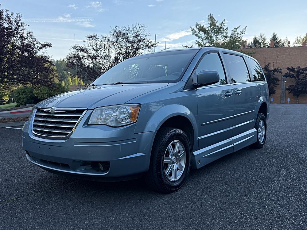 2010 Chrysler Town & Country