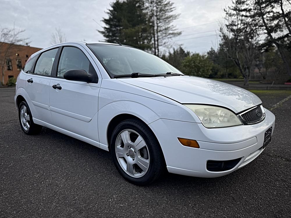 ♭5(FLAT FIVE) File:2005 Ford Focus ZX5 2.0 SE USDM.jpg - Wikimedia Commons