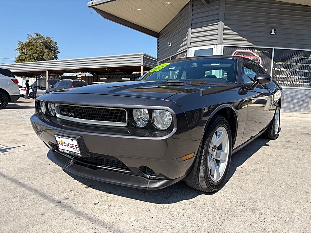2013 Dodge Challenger SXT's photo