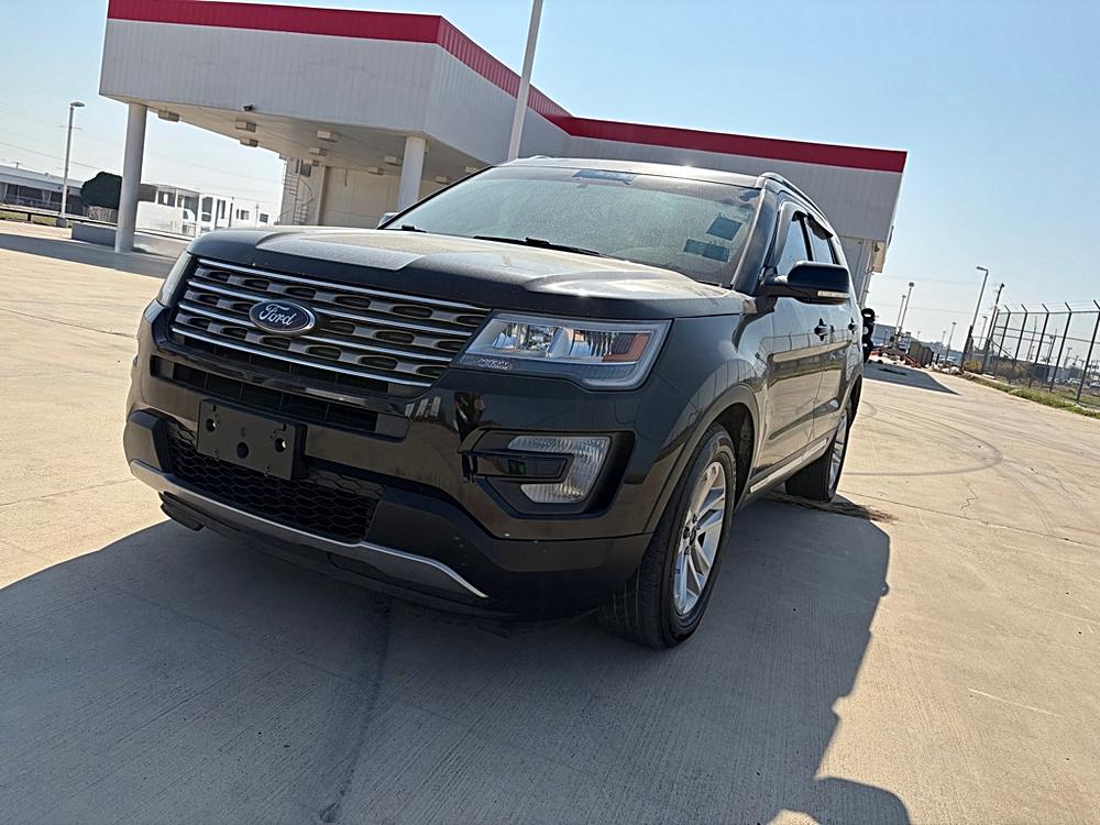 2017 Ford Explorer XLT's photo