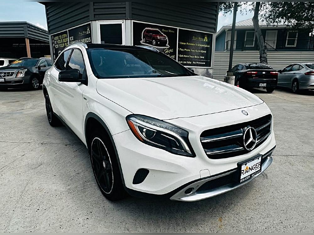 2015 Mercedes-Benz GLA-Class GLA250's photo