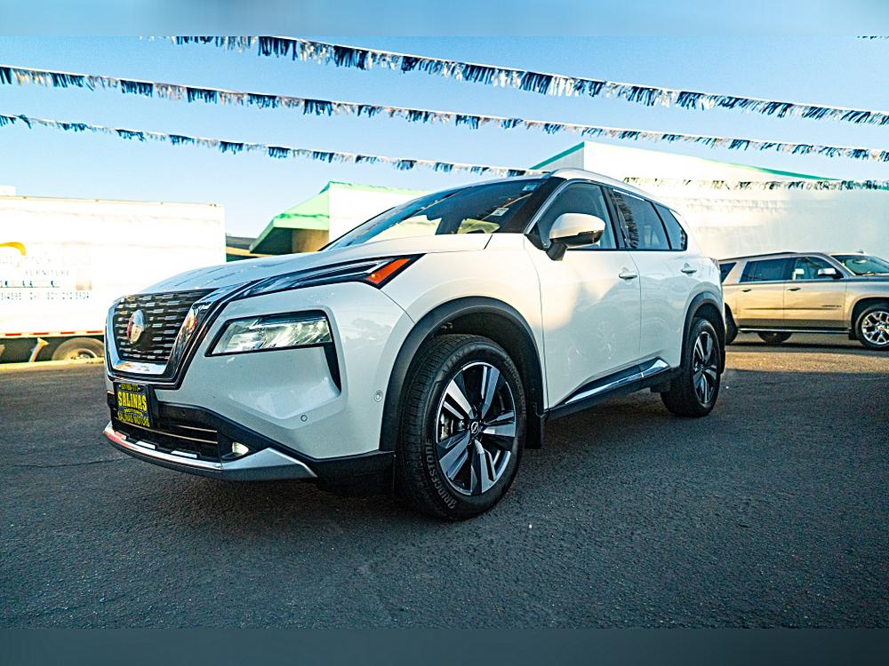 2022 Nissan Rogue Platinum's photo