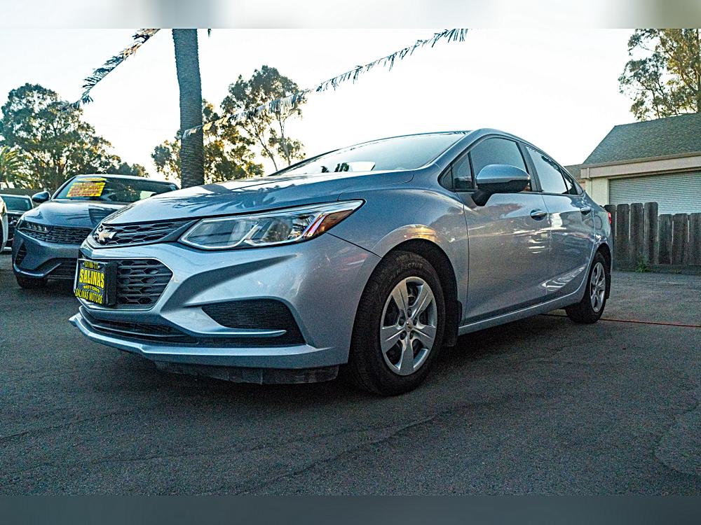 2017 Chevrolet Cruze LS's photo