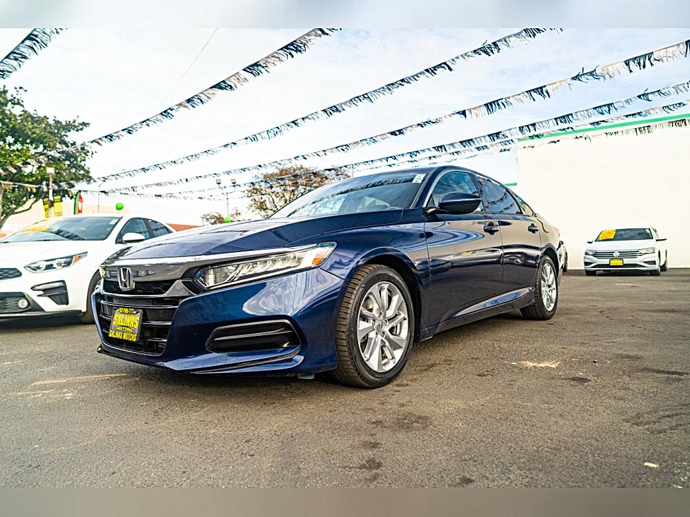 2019 Honda Accord LX's photo