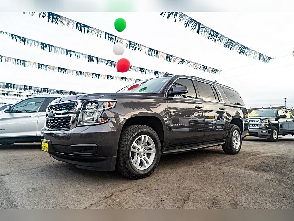 2018 Chevrolet Suburban LT's photo