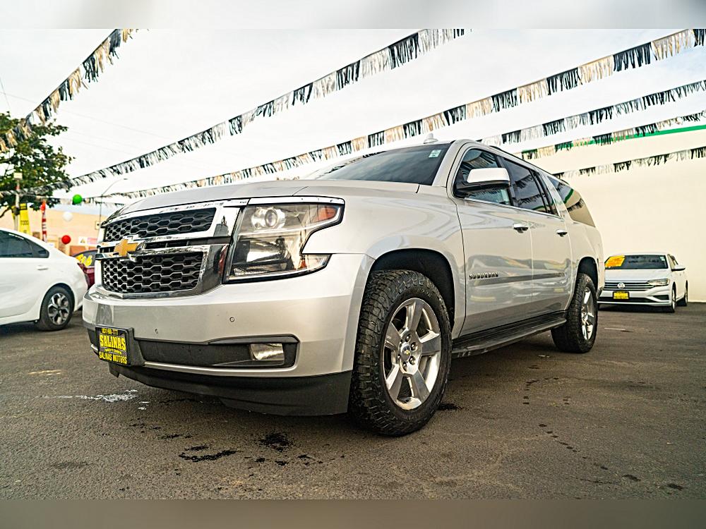 2017 Chevrolet Suburban LT's photo