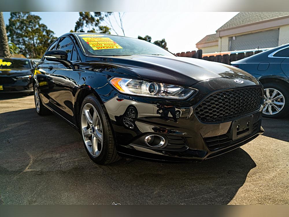 2016 Ford Fusion SE FWD's photo