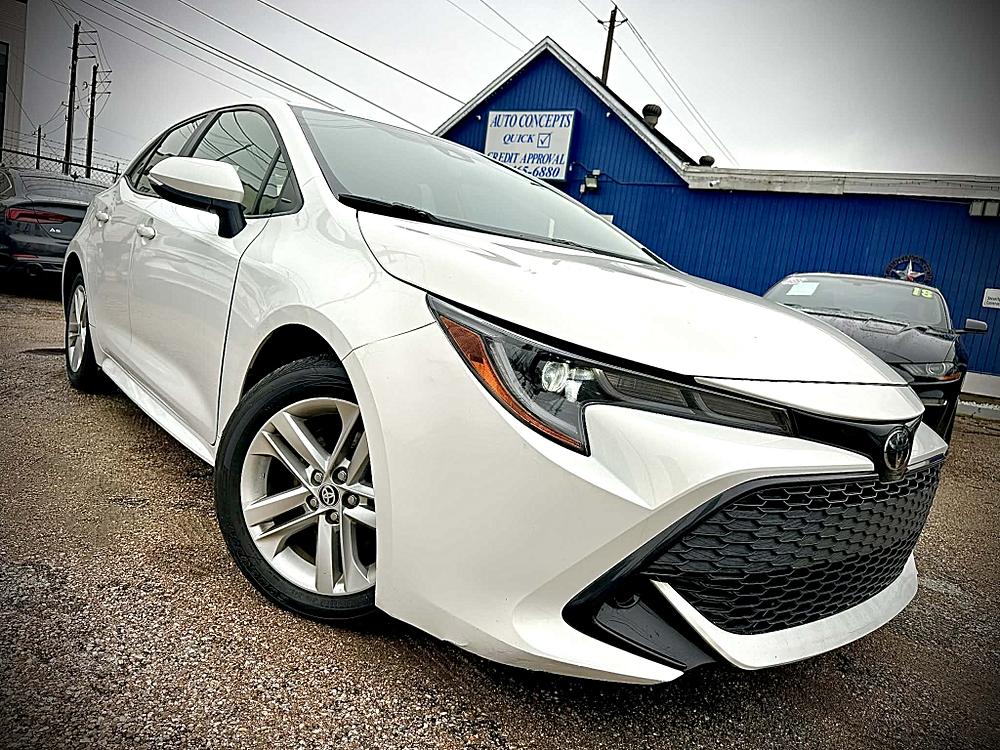 2022 Toyota Corolla Hatchback SE's photo