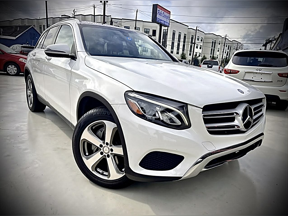 2017 Mercedes-Benz GLC GLC300's photo