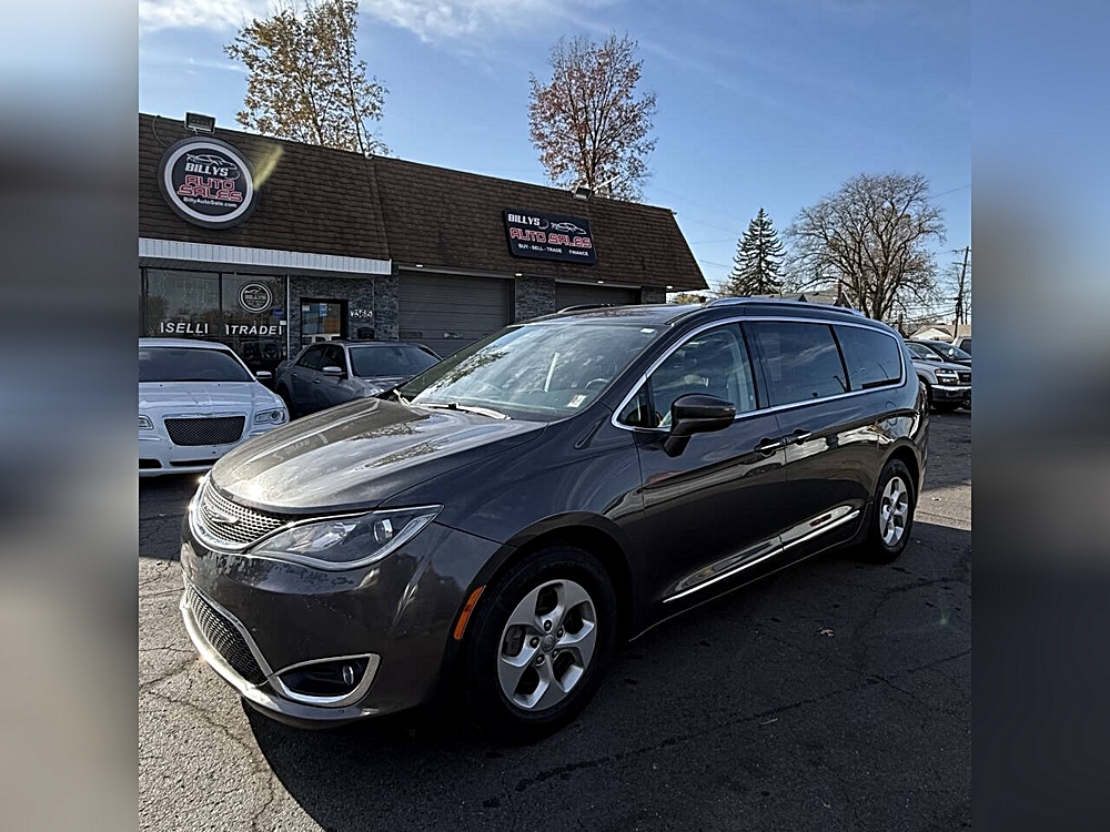 2017 Chrysler Pacifica Touring-L Plus