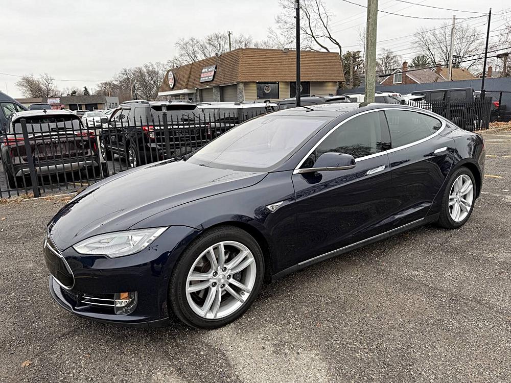 2015 Tesla Model S S's photo