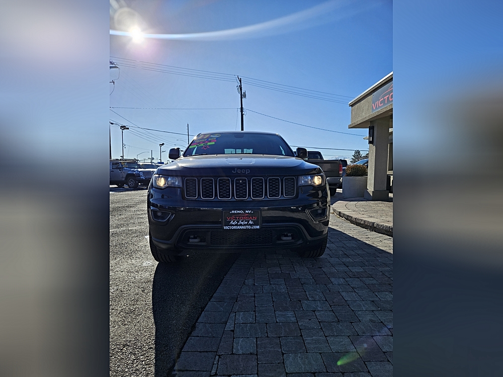 2017 Jeep Grand Cherokee Laredo's photo