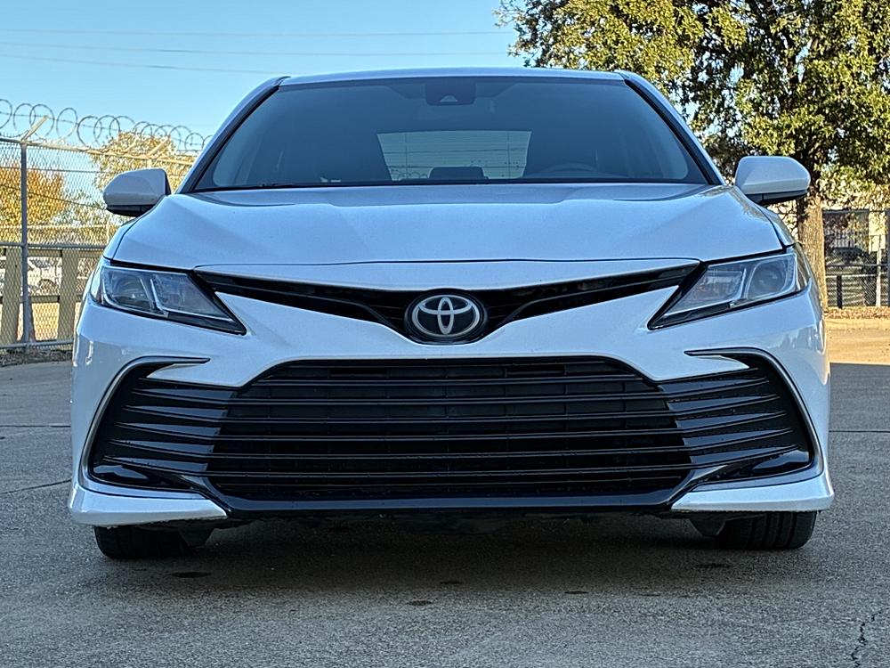 2021 Toyota Camry LE's photo