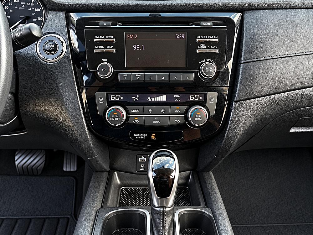 2017 Nissan Rogue SV - Photo 15