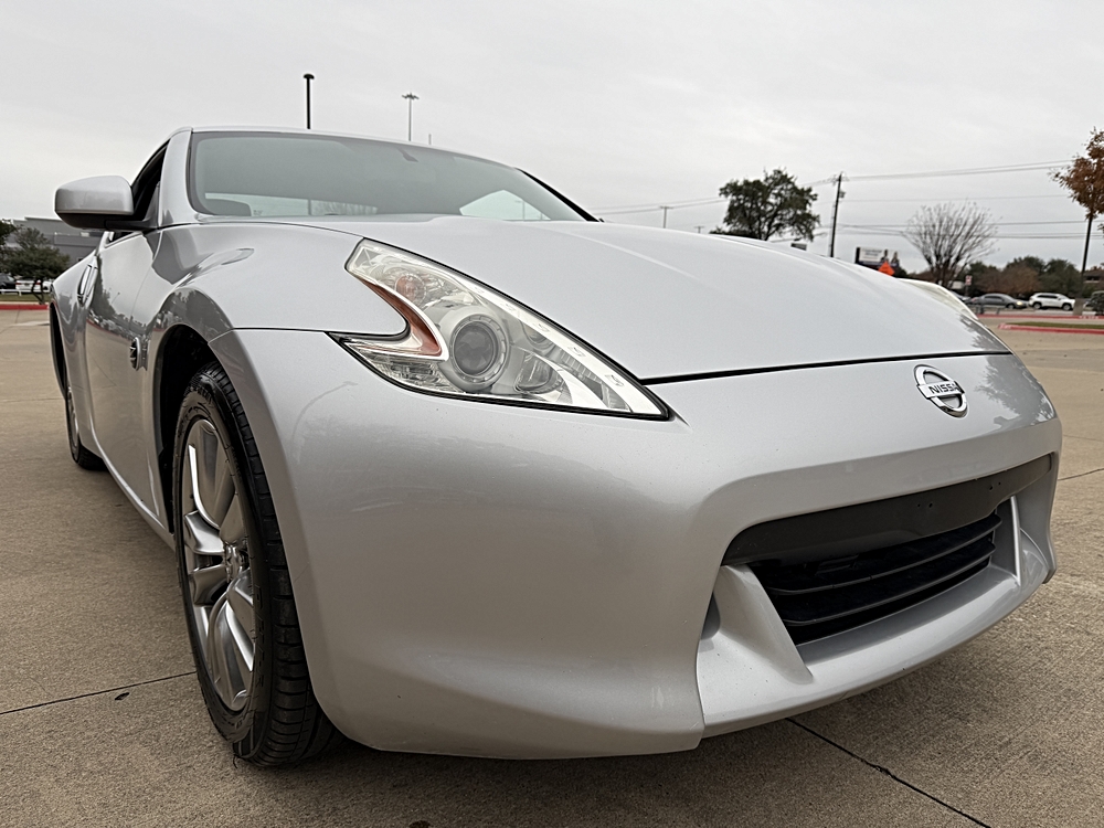2011 Nissan 370Z Base's photo