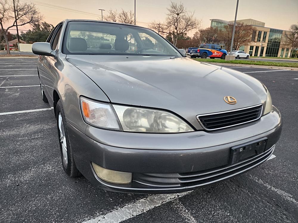 1999 Lexus ES 300's photo