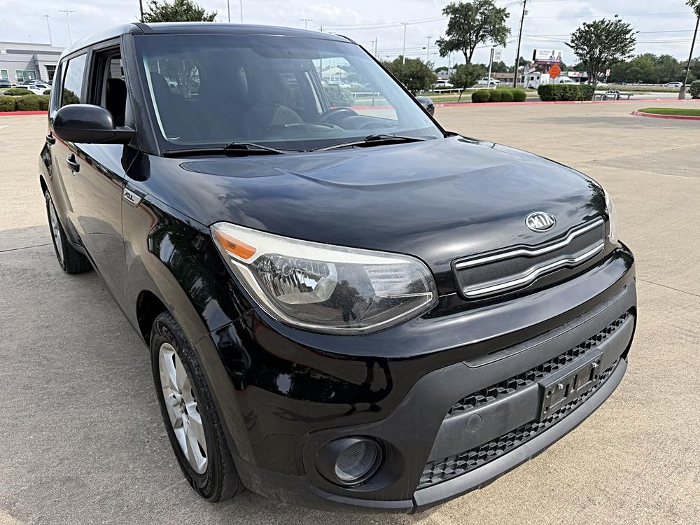 2017 Kia Soul 1.6L Base 6 M/T's photo