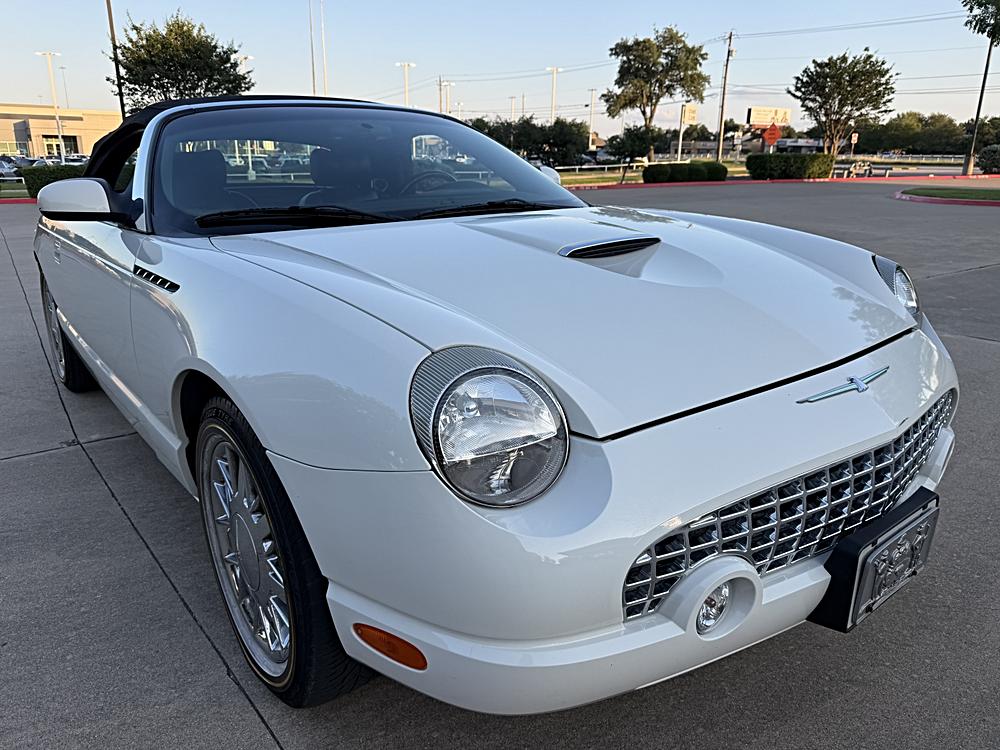 2002 Ford Thunderbird Premium's photo