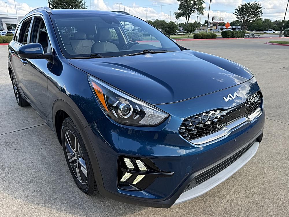 2022 Kia Niro LXS's photo
