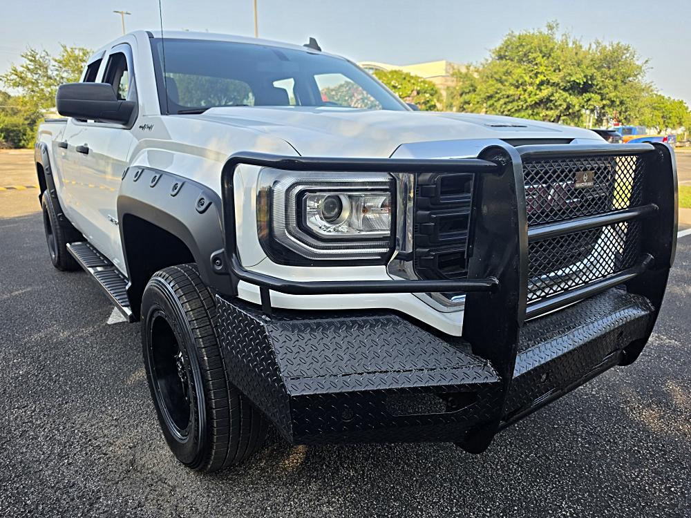 2017 GMC Sierra 4WD Double Cab Standard Box's photo