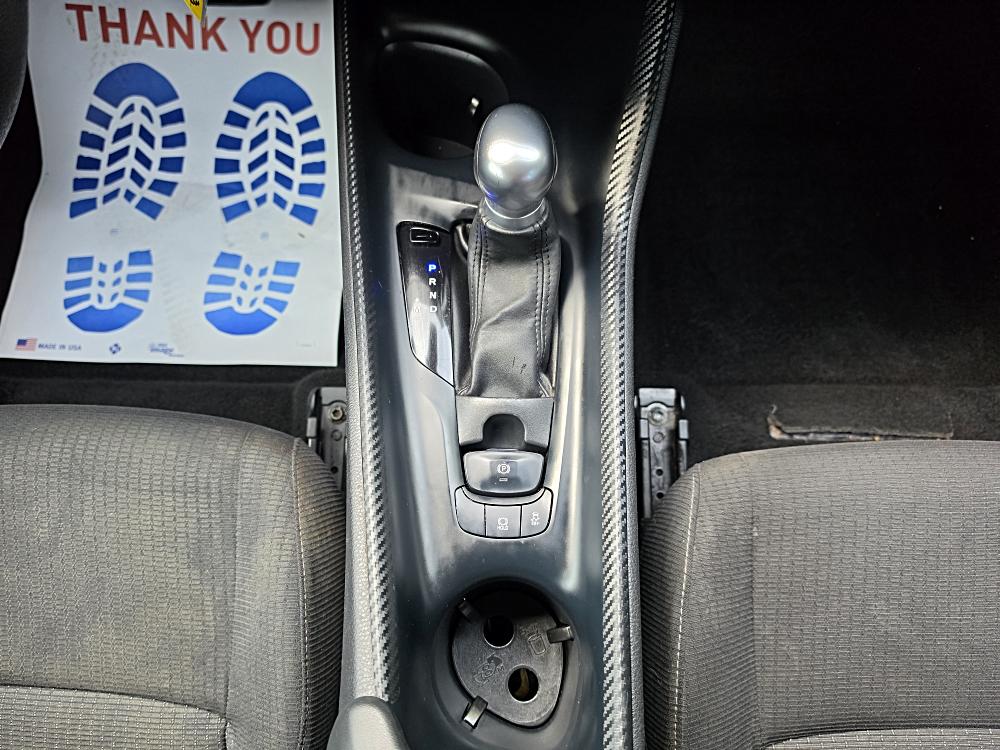 2019 Toyota C-HR LE - Photo 37