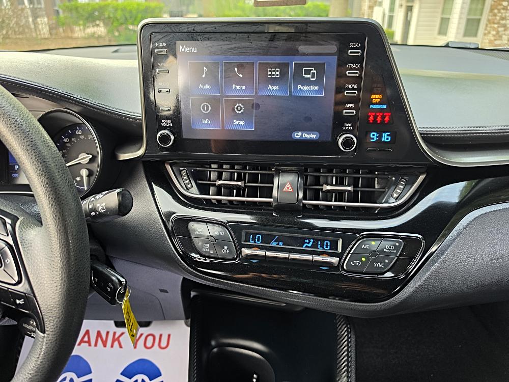2019 Toyota C-HR LE - Photo 29