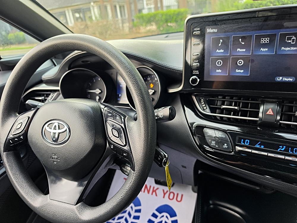 2019 Toyota C-HR LE - Photo 28