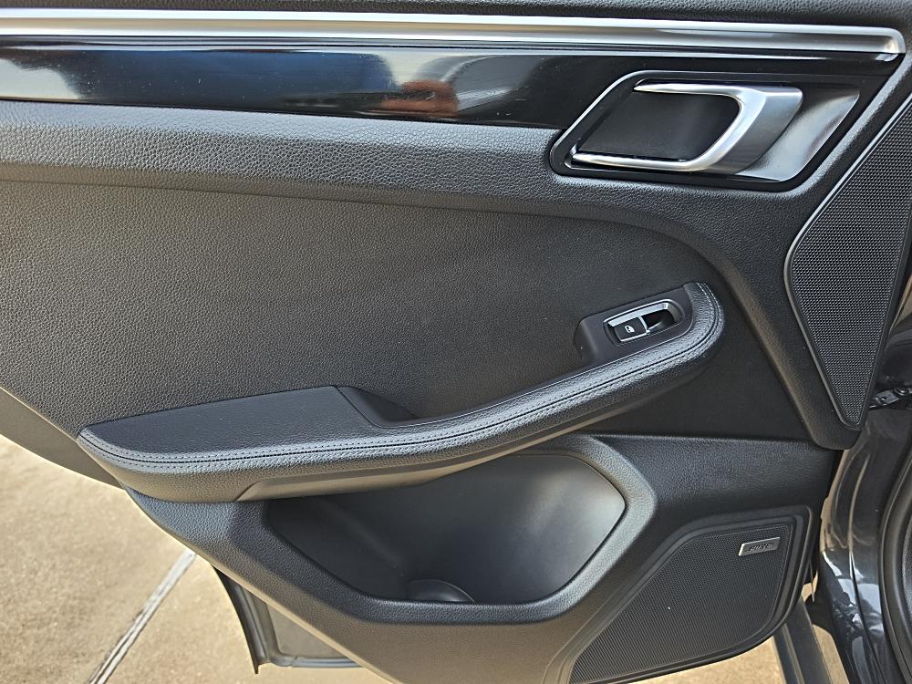 2017 Porsche Macan S - Photo 17