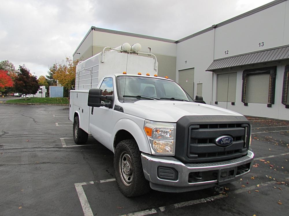 2016 Ford F-350 Super Duty Chassis Cab XL's photo