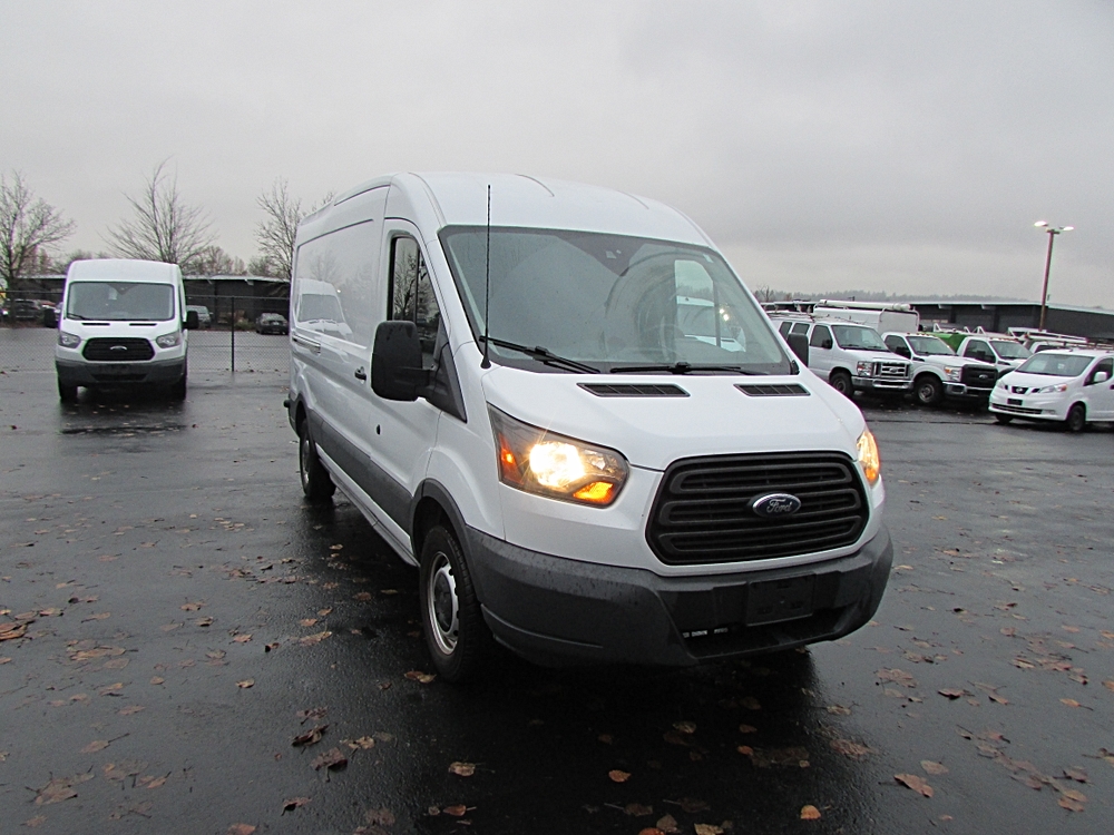 2016 Ford Transit Base's photo