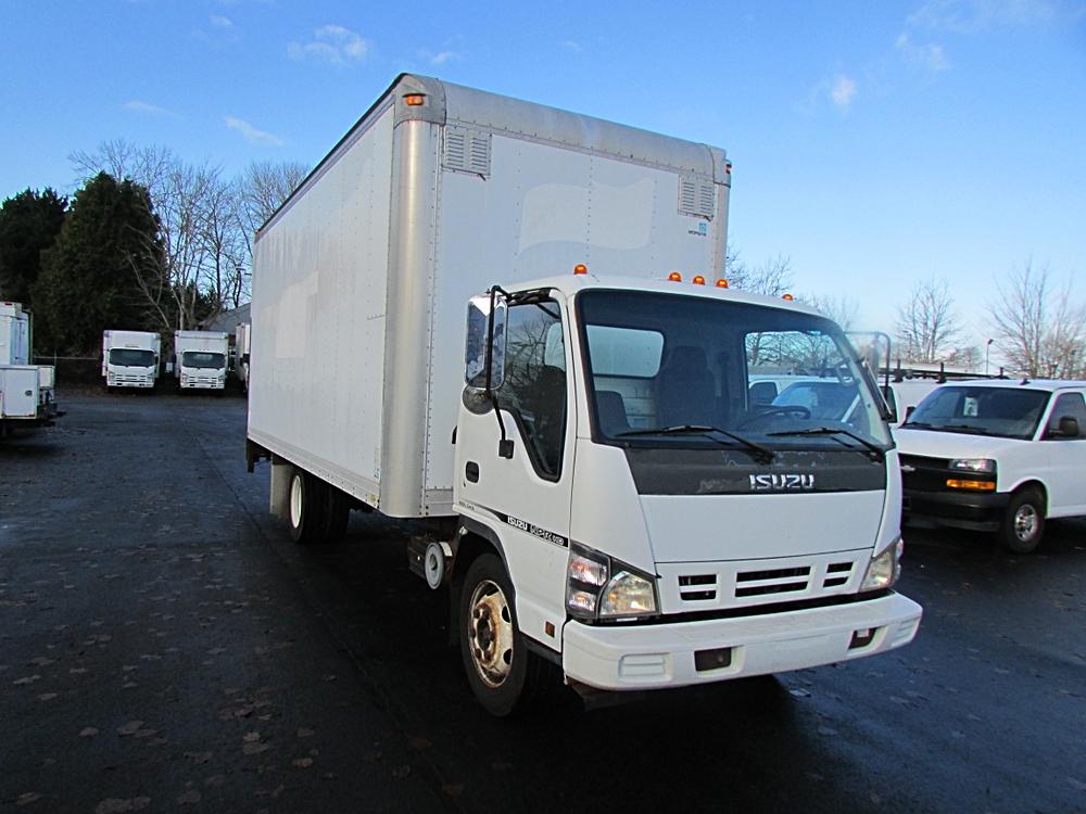 2006 Isuzu NPR's photo