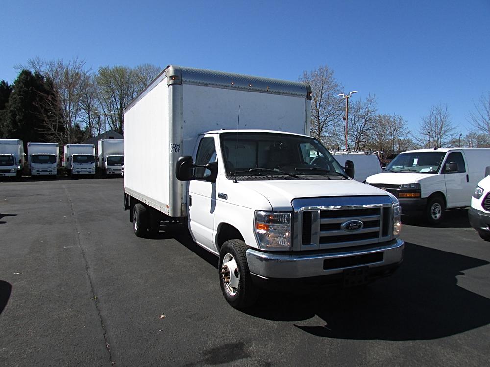 2018 Ford E-Series Cutaway Base