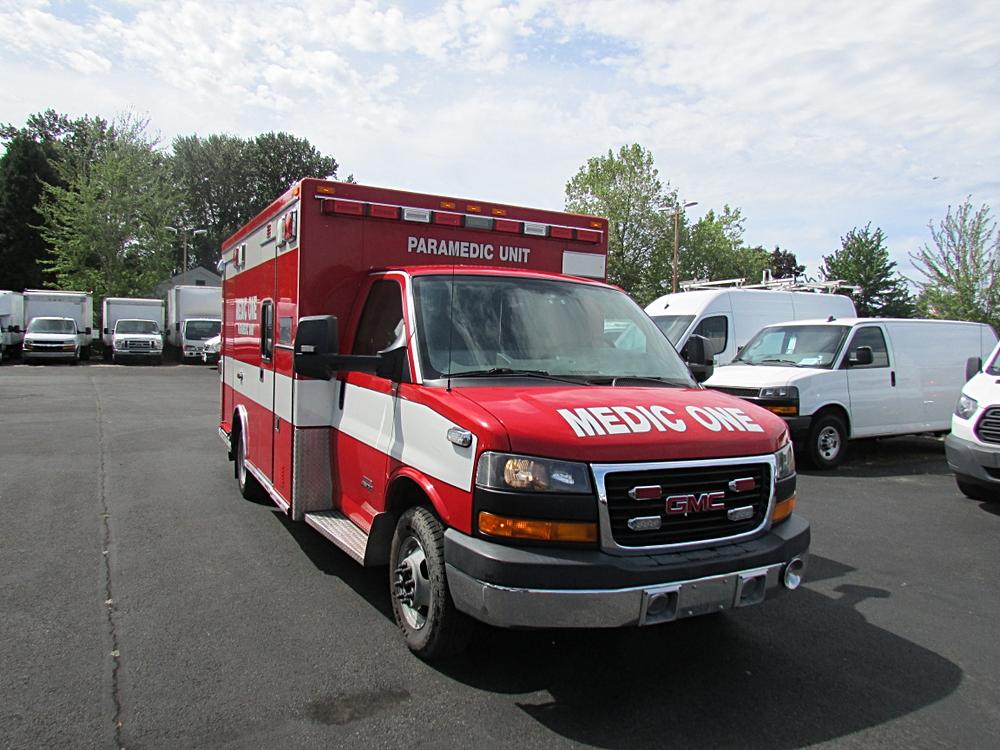2010 GMC Savana's photo