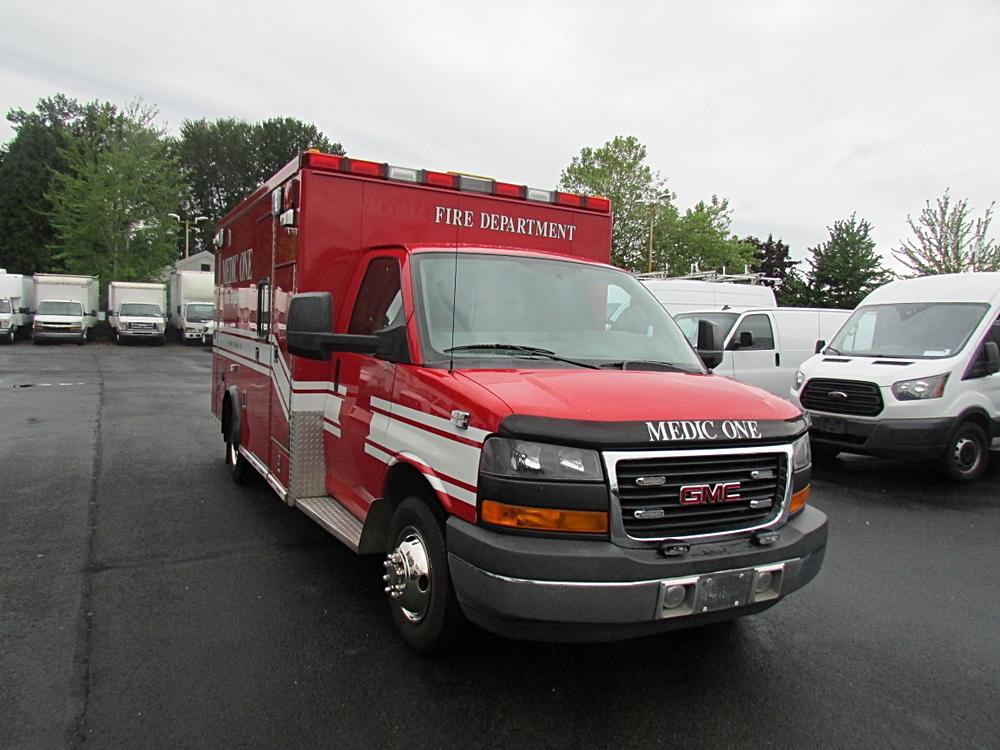 2016 GMC Savana 4500 159" WB Diesel's photo