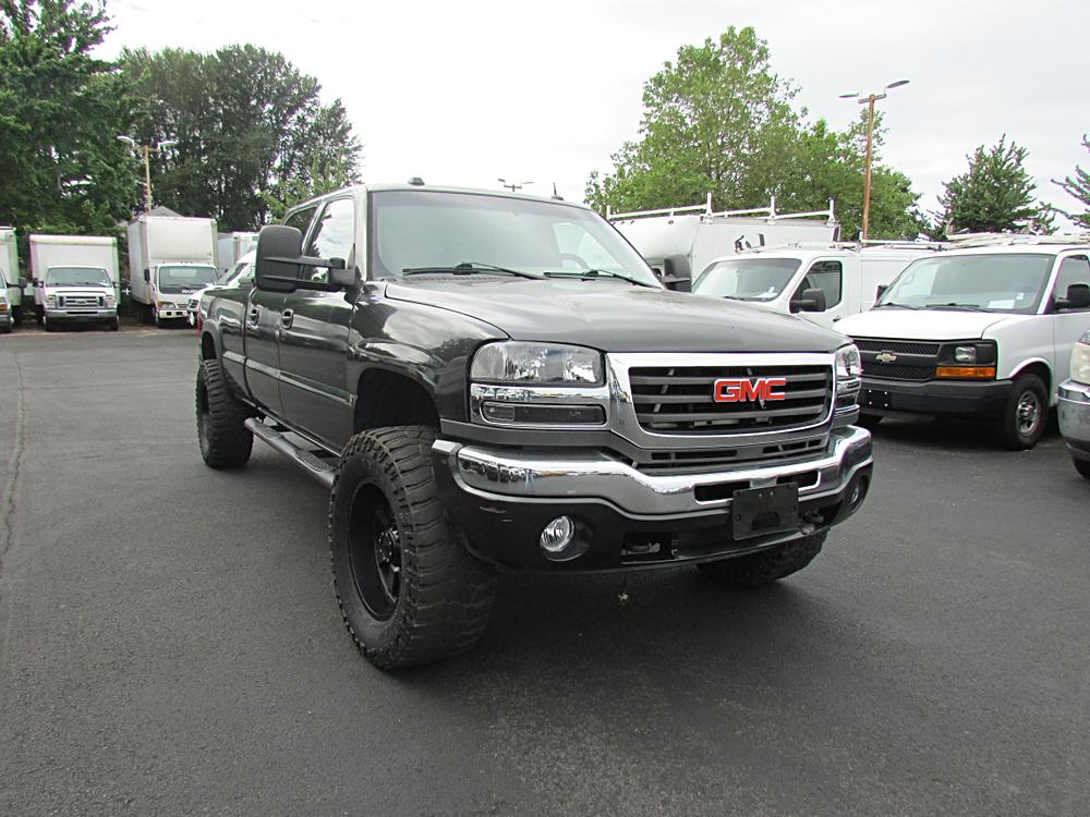 2005 GMC Sierra SLT 2WD Crew Cab SWB's photo
