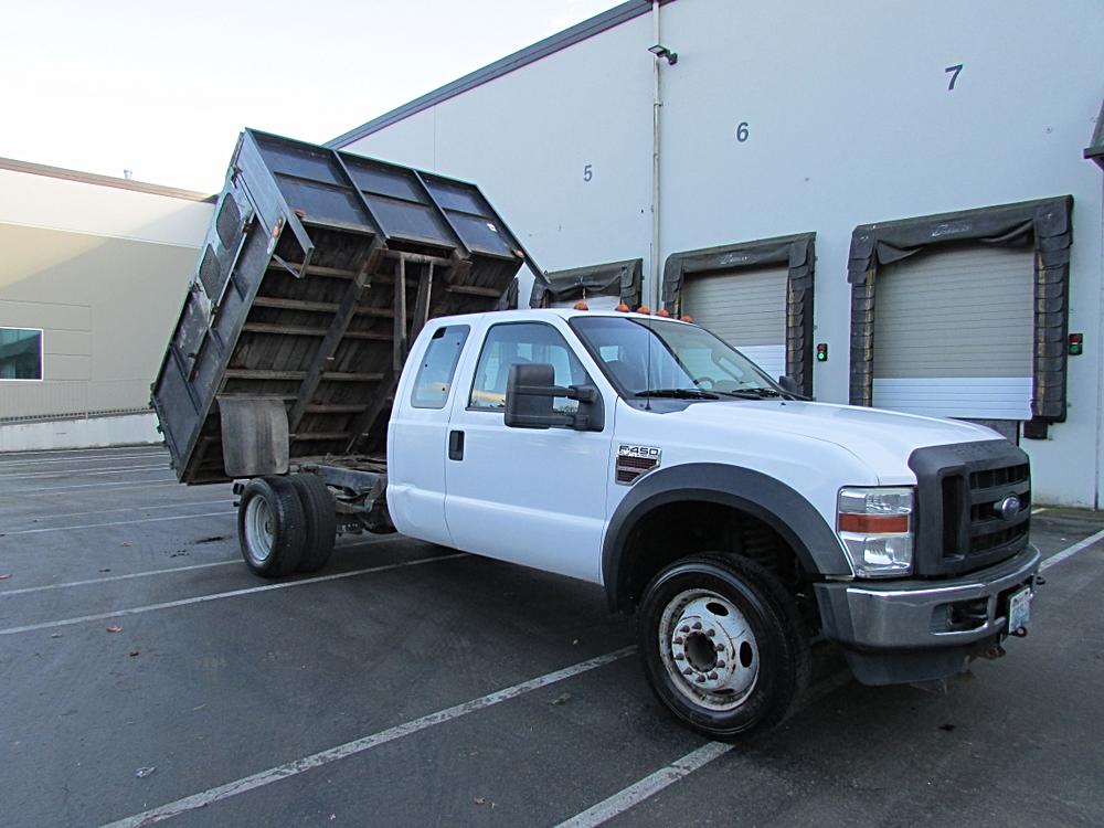 2009 Ford F-450 Super Duty Chassis Cab XL's photo