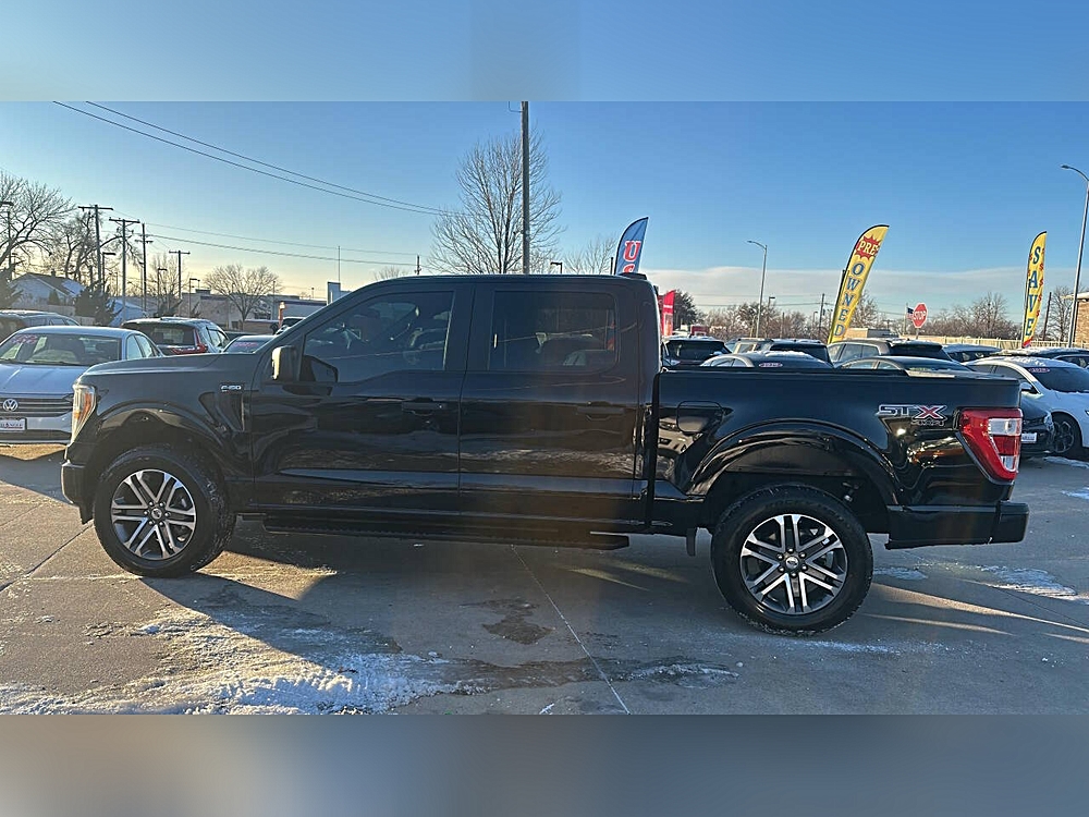 2021 Ford F-150 XL's photo