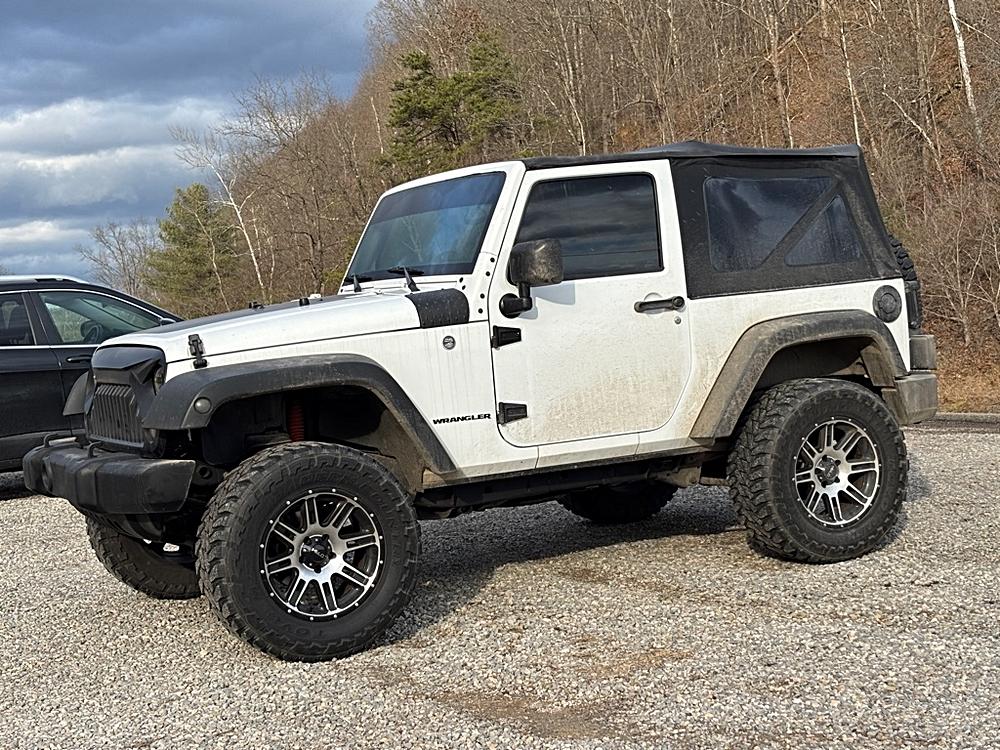 2016 Jeep Wrangler Sport's photo