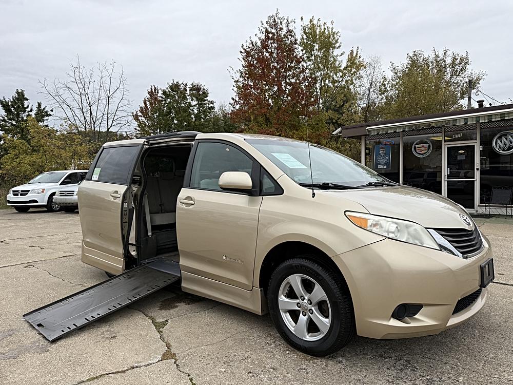 2012 Toyota Sienna LE