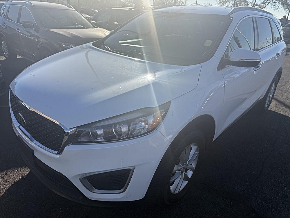 2018 Kia Sorento LX's photo