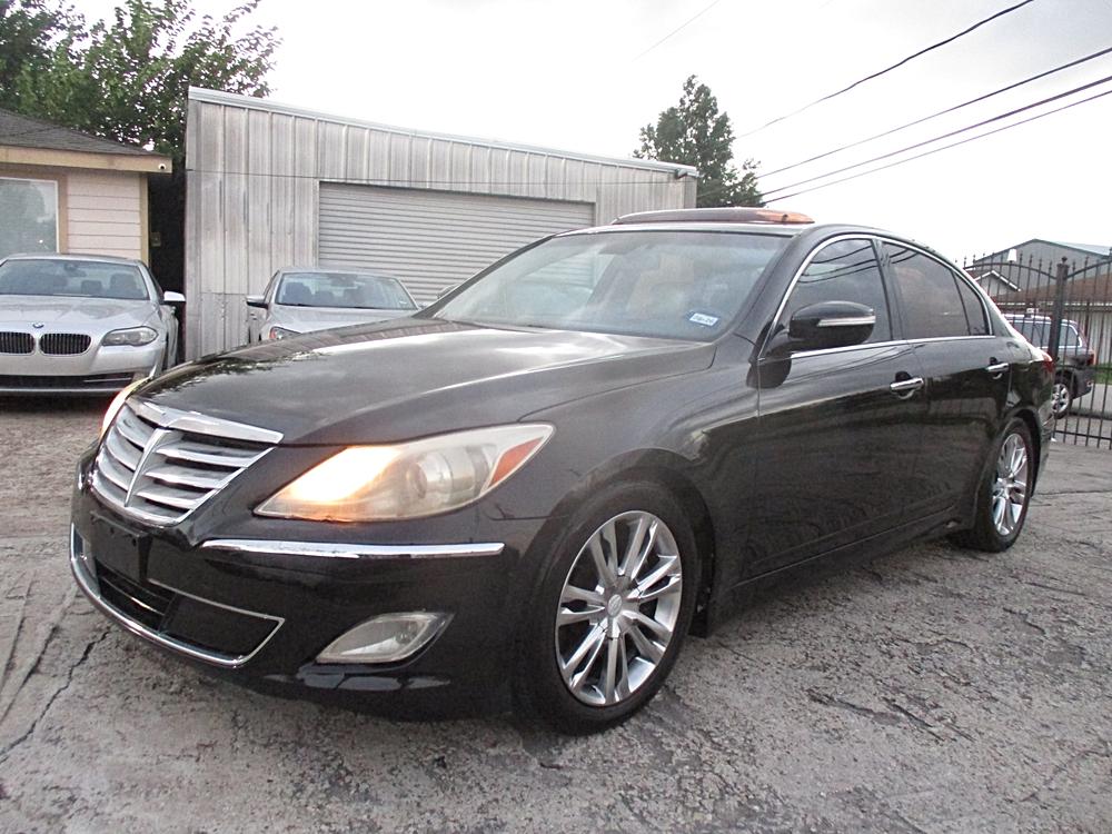 2013 Hyundai Genesis 3.8's photo