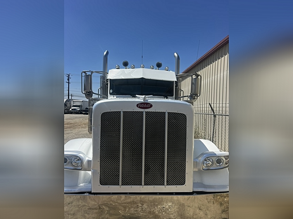 2015 Flat Top Pete 388, 610K miles , 10 Spd Manual, Cummins ISX15,485Hp