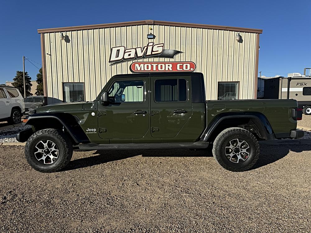 2022 Jeep Gladiator Overland's photo