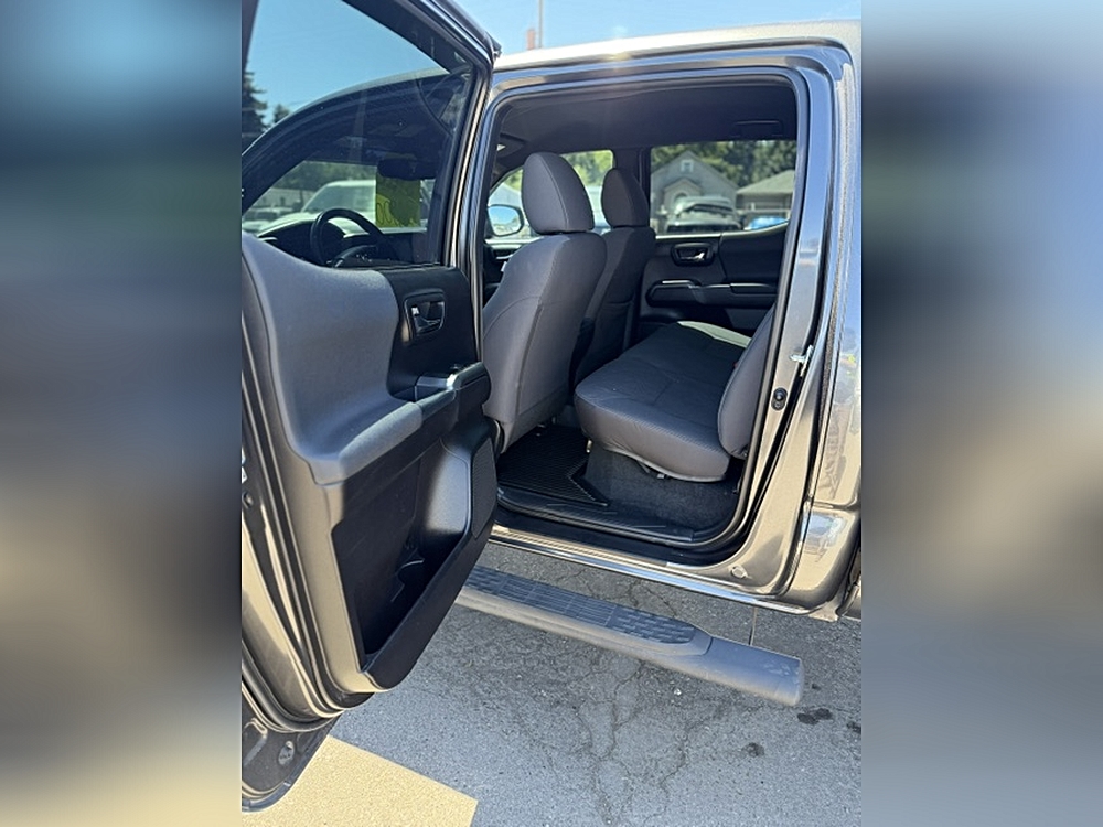 2022 Toyota Tacoma SR - Photo 18