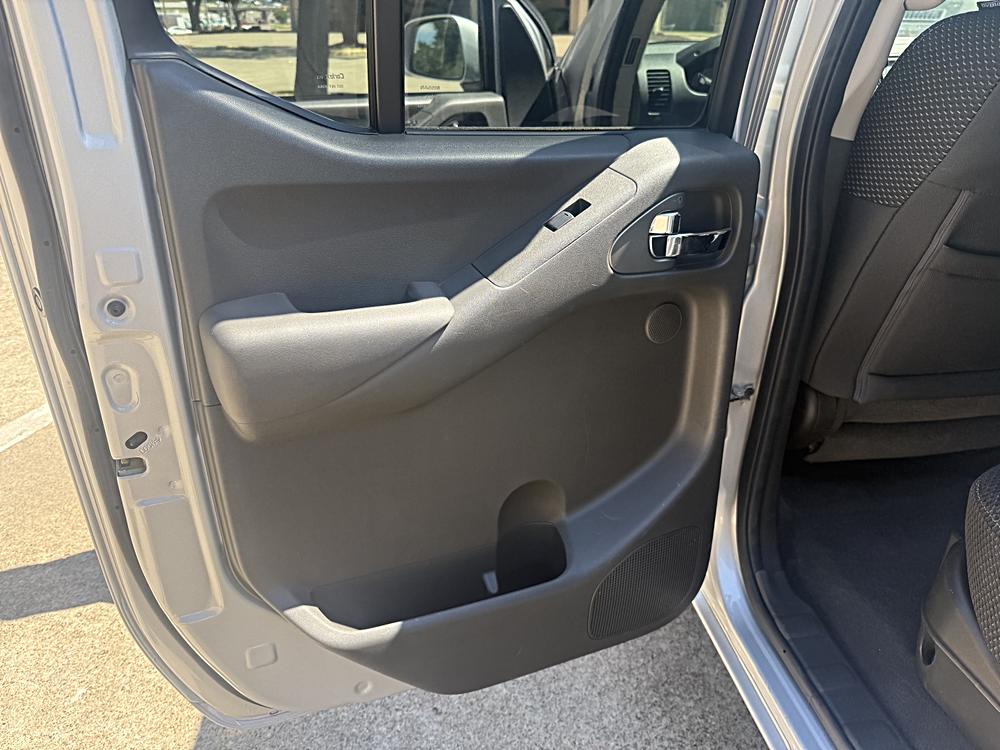 2020 Nissan Frontier SV - Photo 43